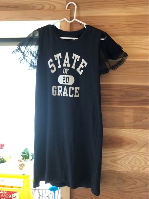 セリア意外なあれで解決 ノースリーブtシャツの二の腕を隠すリメイク法 暮らしニスタ セリア意外なあれで解決 ノースリーブtシャツの二の腕を隠すリメイク法 暮らしニスタ