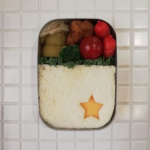 シンプル可愛いお星様のサンドイッチで七夕弁当 暮らしニスタ シンプル可愛いお星様のサンドイッチで七夕弁当 暮らしニスタ