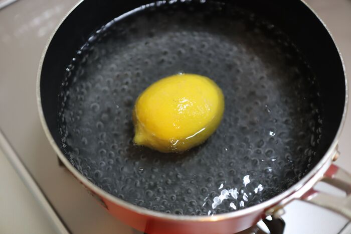 レモンのワックス がきれいに落とせる簡単ワザ やってみた 暮らしニスタ レモンのワックス がきれいに落とせる簡単ワザ やってみた 暮らしニスタ