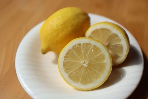 レモンのワックス がきれいに落とせる簡単ワザ やってみた 暮らしニスタ レモンのワックス がきれいに落とせる簡単ワザ やってみた 暮らしニスタ