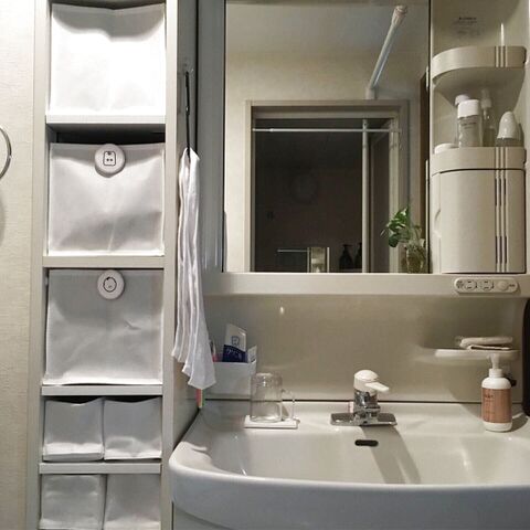 洗面所 備え付けの隙間収納棚は不織布仕切りボックスを使って整理収納 暮らしニスタ