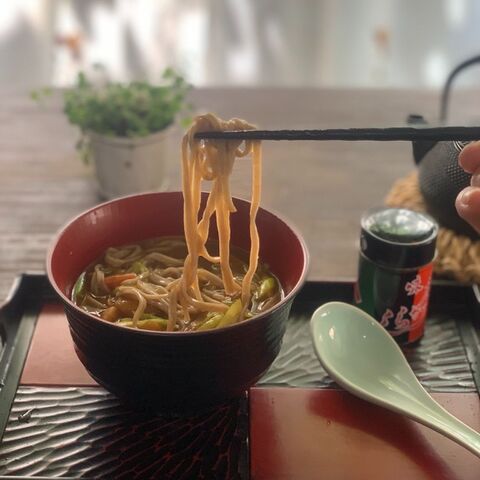 レトルトカレーと麺つゆで簡単カレー蕎麦 暮らしニスタ