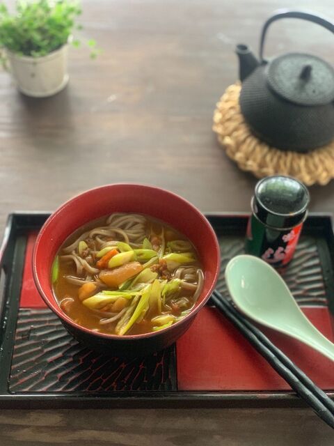 レトルトカレーと麺つゆで簡単カレー蕎麦 暮らしニスタ