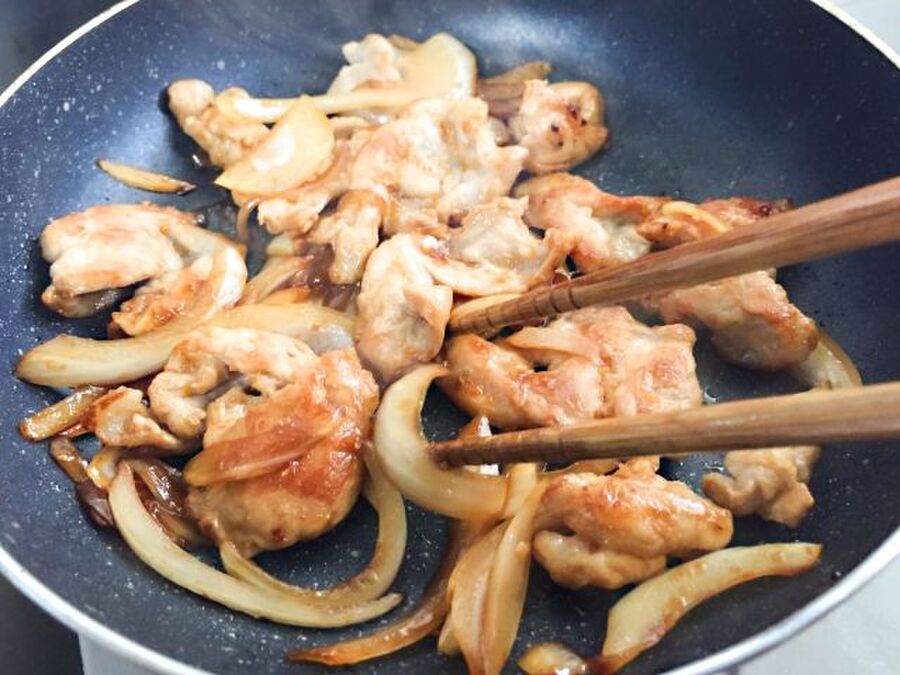豚肉の薄切りを使った人気レシピ34選 玉ねぎとの相性バツグン 暮らしニスタ 豚肉の薄切りを使った人気レシピ34選 玉ねぎとの相性バツグン 暮らしニスタ