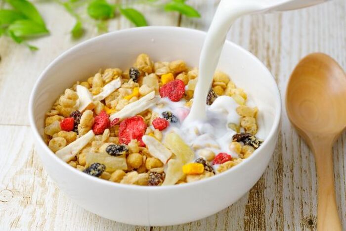 牛乳は賞味期限が切れても飲めるの 未開封と開封後で期限が違う 暮らしニスタ