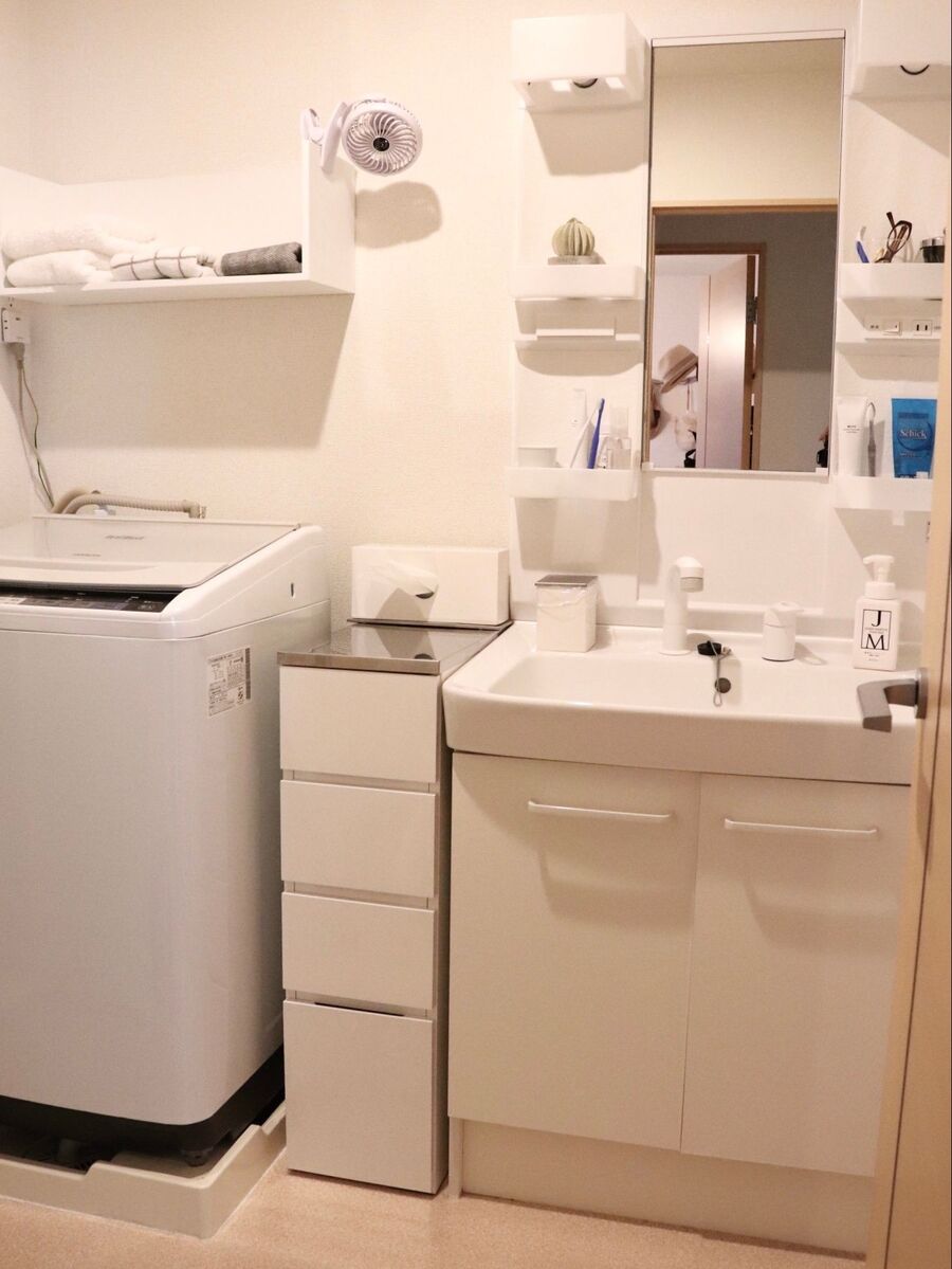 インテリア性ゼロにする洗面台の説明書きシールはアレで隠す 暮らしニスタ インテリア性ゼロにする洗面台の説明書きシールはアレで隠す 暮らしニスタ