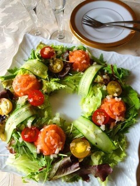 バラの花サーモンのリースサラダ 暮らしニスタ バラの花サーモンのリースサラダ 暮らしニスタ