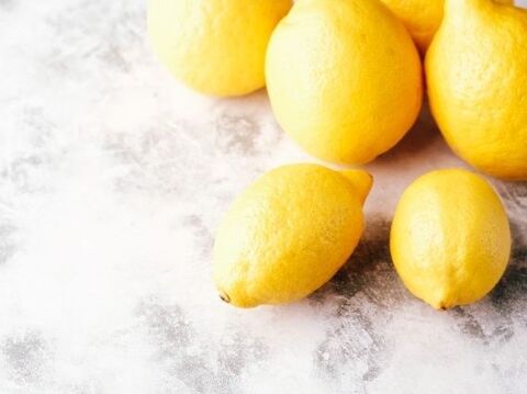 簡単なようで奥が深い 賢いレモンの絞り方 暮らしニスタ 簡単なようで奥が深い 賢いレモンの絞り方 暮らしニスタ