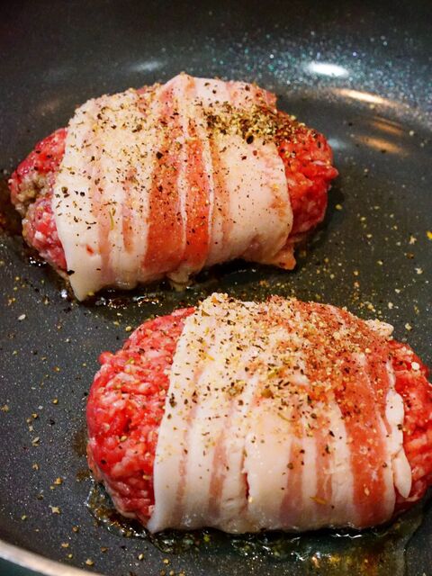 忙しい日だってお肉を食べたい 巻くだけひき肉まるごとハンバーグ 暮らしニスタ