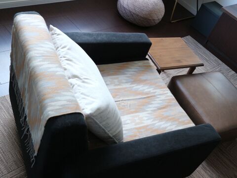 1人掛けソファを大判ストールでお手軽模様替え 暮らしニスタ 1人掛けソファを大判ストールでお手軽模様替え 暮らしニスタ