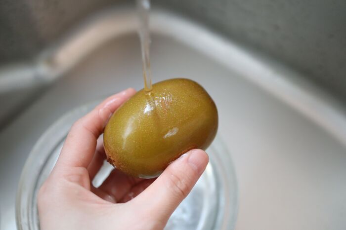 丸ごと冷凍 キウイの皮ツルン シャリシャリ食感がおいしい保存方法 やってみた 暮らしニスタ 丸ごと冷凍 キウイの皮ツルン シャリシャリ食感がおいしい保存方法 やってみた 暮らしニスタ