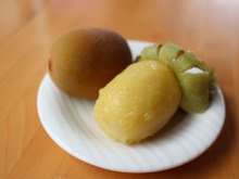 【丸ごと冷凍！】キウイの皮ツルン、シャリシャリ食感がおいしい保存方法［やってみた］