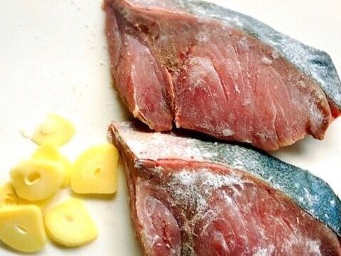 バター醤油で ぶりのガーリックソテー 簡単レシピ 魚 フライパン 暮らしニスタ バター醤油で ぶりのガーリックソテー 簡単レシピ 魚 フライパン 暮らしニスタ