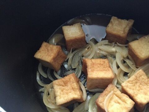 ちゃちゃっと作れる かつ丼風な厚揚げの卵とじ 暮らしニスタ