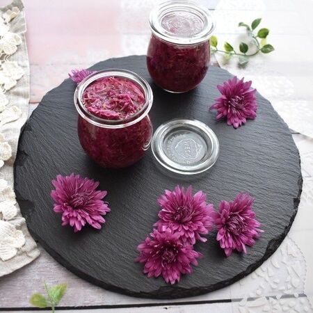 色々使えて便利！彩り鮮やかな食用紫菊「もってのほか」の甘酢漬け