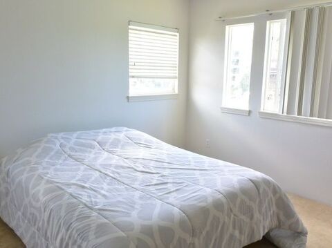 お掃除しても気になる寝室の臭い対策 前編 臭いの正体発見と掃除方法 暮らしニスタ