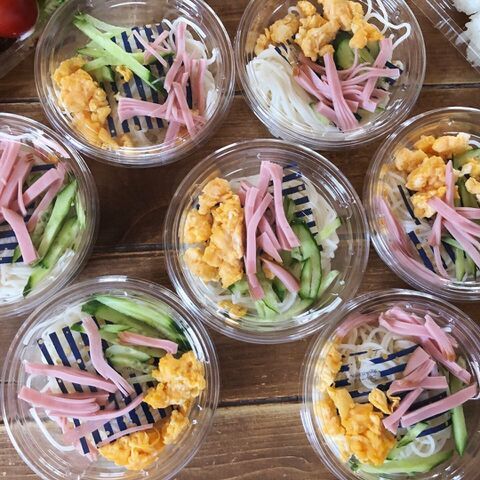大人数作っても迷わない 中身が見える容器でお手軽そうめん 運動会弁当 暮らしニスタ