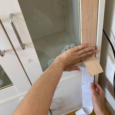 Diy初心者でも簡単 セリアのリメイクシートで使わなくなった食器棚をおやれにリメイク 暮らしニスタ Diy初心者でも簡単 セリアのリメイクシートで使わなくなった食器棚をおやれにリメイク 暮らしニスタ