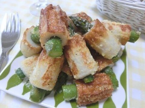 おつまみにもお弁当にも アスパラちくわのチーズ炒め 暮らしニスタ