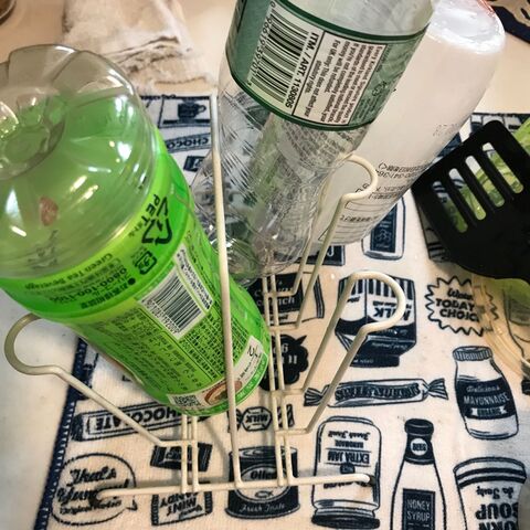 洗ったペットボトル何処で乾燥させる コップスタンドで場所とらずに乾燥 暮らしニスタ 洗ったペットボトル何処で乾燥させる コップスタンドで場所とらずに乾燥 暮らしニスタ