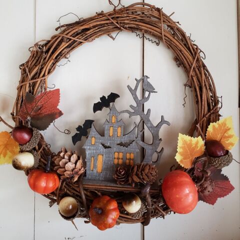 100均材料で簡単かわいいハロウィンリース 暮らしニスタ 100均材料で簡単かわいいハロウィンリース 暮らしニスタ