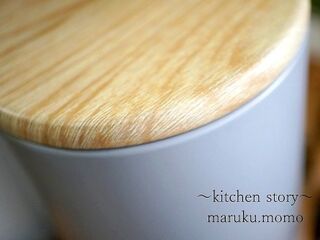 お洒落な セリアの木目調の収納缶 木のフタにしか見えない 暮らしニスタ