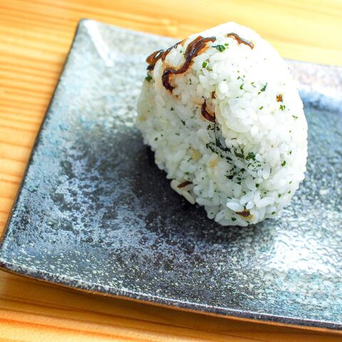 意外に知らない わかめ塩昆布おにぎり 暮らしニスタ
