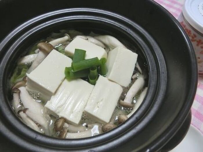 創味シャンタンで中華風♪　具だくさん湯豆腐