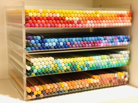 暮らしをいろどり豊かにする500色の色鉛筆収納 暮らしニスタ