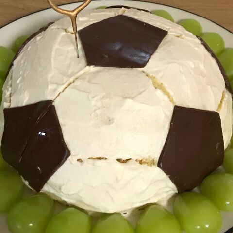 サッカー少年のお誕生日には大好きなサッカーケーキでお祝い 暮らしニスタ