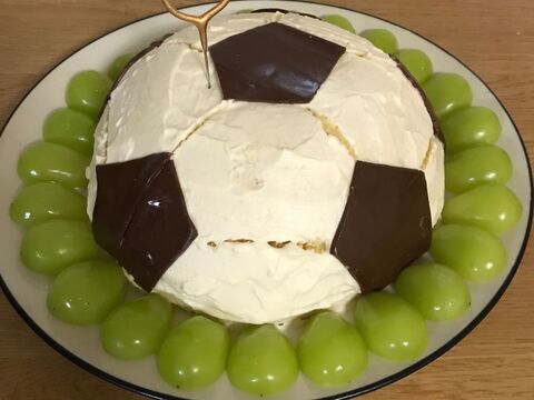 サッカー少年のお誕生日には大好きなサッカーケーキでお祝い 暮らしニスタ サッカー少年のお誕生日には大好きなサッカーケーキでお祝い 暮らしニスタ