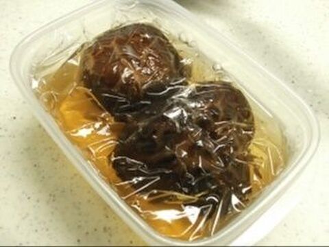 毎日これでもいい 笑 栄養ギュッと 干し椎茸と高野豆腐の食べる味噌汁 暮らしニスタ