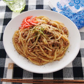 コスパの良いレシピ「もやしたっぷりのスパイシー焼きうどん」