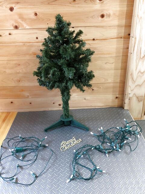 塗っただけ 古いxmasツリーをシンプルでおしゃれな白銀ツリーに簡単リメイク 暮らしニスタ
