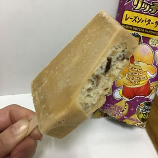 ガリガリ君からレーズンバターサンド味が出ました 暮らしニスタ ガリガリ君からレーズンバターサンド味が出ました 暮らしニスタ