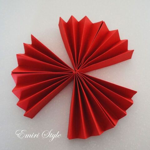 ペーパーファンリース 作り方 飾り方 画用紙で簡単クリスマスリース 暮らしニスタ ペーパーファンリース 作り方 飾り方 画用紙で簡単クリスマスリース 暮らしニスタ