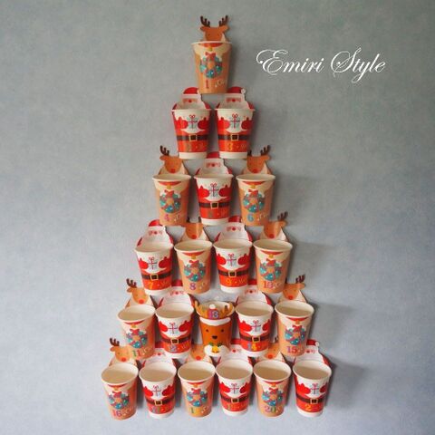 ウォールアドベントカレンダーツリー 作り方 飾り方 紙コップで簡単クリスマスツリー 暮らしニスタ