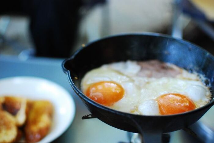 ターンオーバーって 目玉焼きの焼き方の種類 作り方のコツをご紹介 暮らしニスタ ターンオーバーって 目玉焼きの焼き方の種類 作り方のコツをご紹介 暮らしニスタ