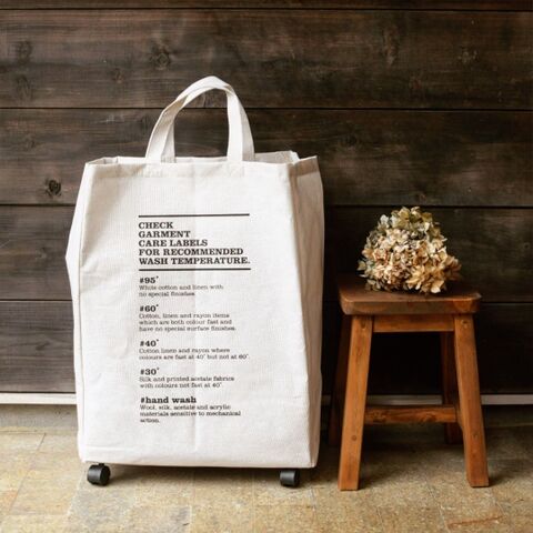 10分で完成 ダイソーのランドリーバスケットをキャリーバッグにリメイク 暮らしニスタ 10分で完成 ダイソーのランドリーバスケットをキャリーバッグにリメイク 暮らしニスタ