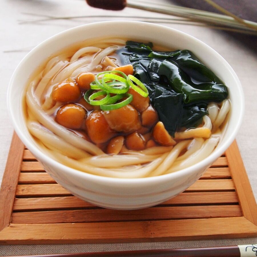 忙しい日におすすめのレシピ あったかなめこうどん 暮らしニスタ