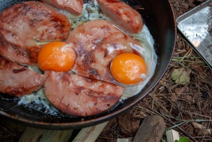ボロニアソーセージってどんなもの レシピや食べ方 カロリーなど徹底紹介 暮らしニスタ ボロニアソーセージってどんなもの レシピや食べ方 カロリーなど徹底紹介 暮らしニスタ