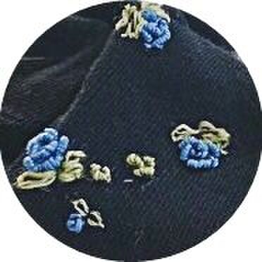 100均靴下にバラの花モチーフの刺繍でおしゃれ度アップ 暮らしニスタ 100均靴下にバラの花モチーフの刺繍でおしゃれ度アップ 暮らしニスタ
