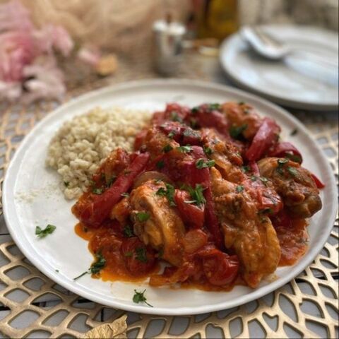 骨付きだからおいしい 鶏肉とピーマンのトマト煮もち麦添え 暮らしニスタ 骨付きだからおいしい 鶏肉とピーマンのトマト煮もち麦添え 暮らしニスタ