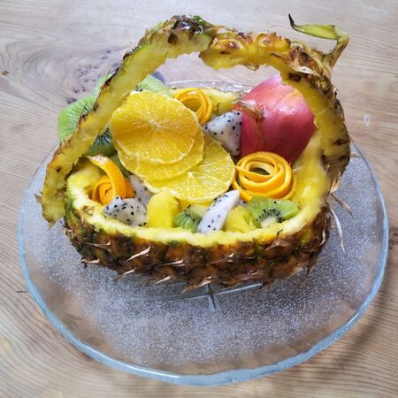 ♡パイナップルの花籠（かご）〜オレンジの果肉と皮をお花に見立てました！