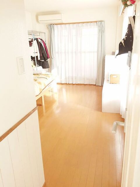 家具が増えても部屋を広く見せる 三女の部屋のレイアウト変更 暮らしニスタ