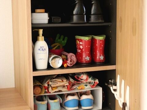 無印 狭い玄関もすっきり片付く 無印のボックスで下駄箱が使いやすく変身 暮らしニスタ