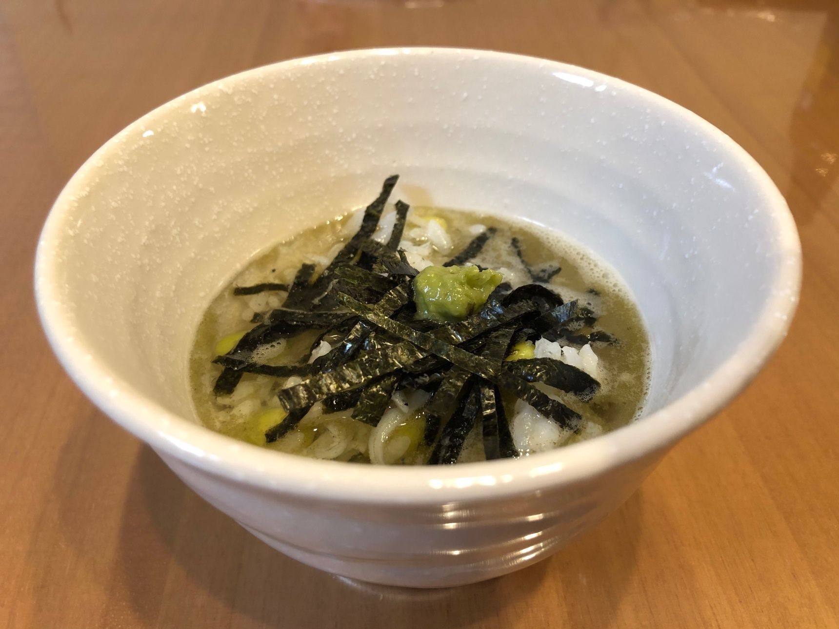 ワサビ、きざみ海苔、だし汁でお茶漬けとしても美味しく頂けます。