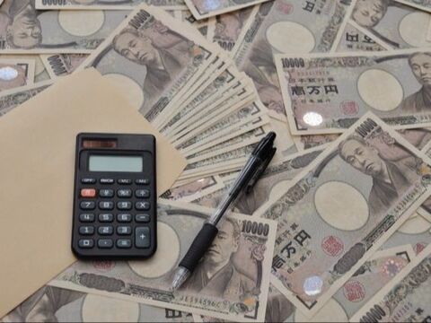 実家暮らし女性のお金事情 貯金額は 家に入れるお金は 暮らしニスタ