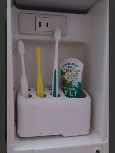 洗面台の三面鏡の薄い収納棚の使い方 暮らしニスタ 洗面台の三面鏡の薄い収納棚の使い方 暮らしニスタ