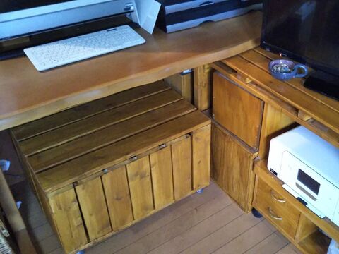 Diy 机の下に収納できる収納付き椅子 すのこ使用 耐重量100kg 一台三役 暮らしニスタ Diy 机の下に収納できる収納付き椅子 すのこ使用 耐重量100kg 一台三役 暮らしニスタ